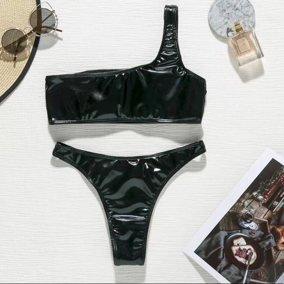 SOLD OUT CLEARANCE Black Wet Latex Look Shiny One Shoulder Bikini - Picture 8 of 8